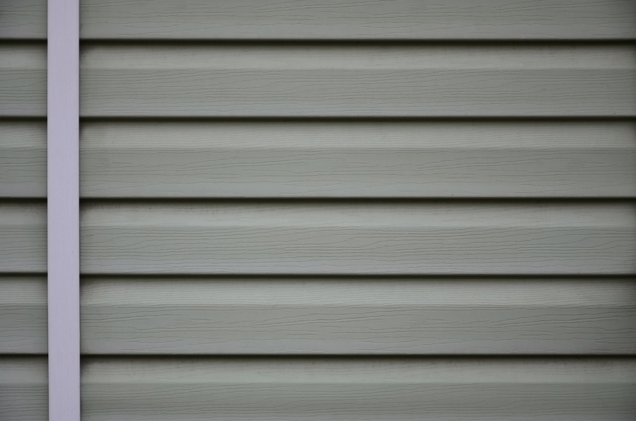 Vinyl siding for Calgary home